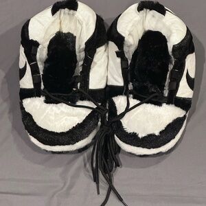 Nike Black-And-White Panda  Cozy Slippers. men and women one size.